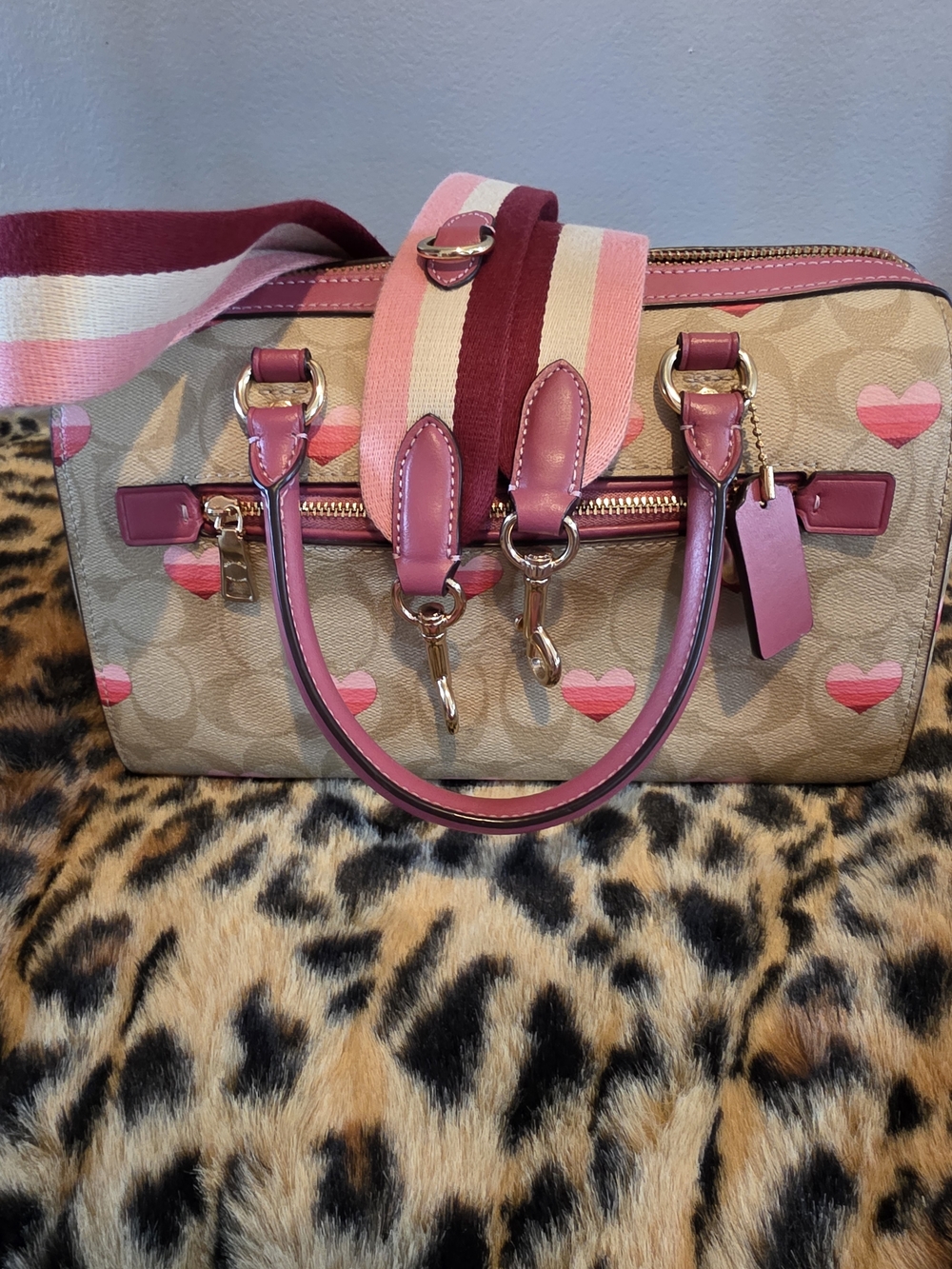 Coach HTF Rowan Pink Heart  Signature Satchel with GOLD Heart Charm - Picture 8 of 16